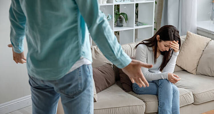 ¿Cómo saber si estás en una relación abusiva? Reconoce 5 señales